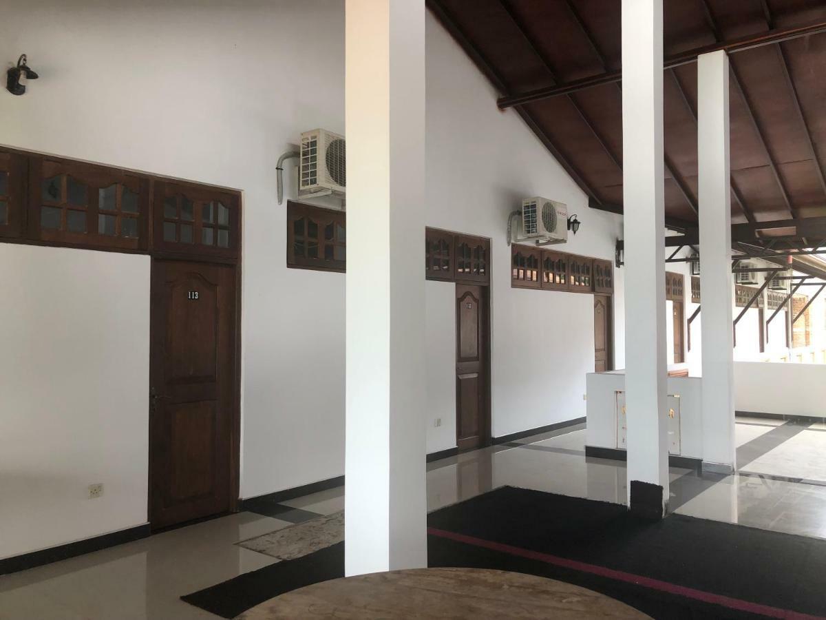 Grand Camellia Hotel Ambalantota Екстериор снимка